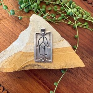 Satya Jewelry Sterling Silver Hamsa Rectangular Pendant .925